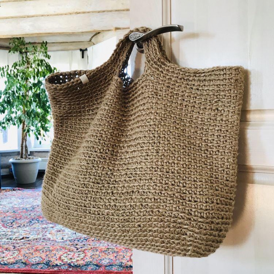 How to make a straw bag