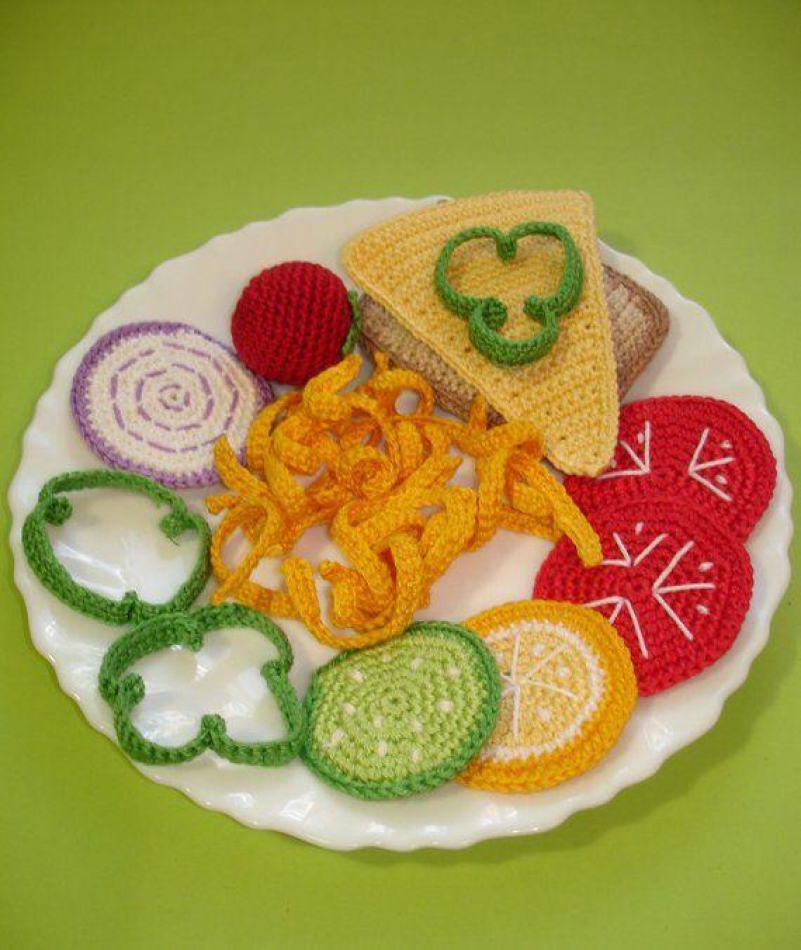 Create 4 fruit crocheted patterns