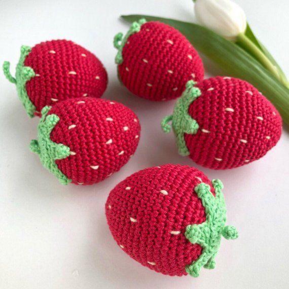 Create 4 fruit crocheted patterns
