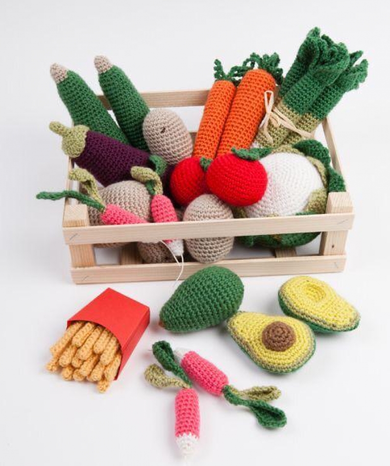Create 4 fruit crocheted patterns