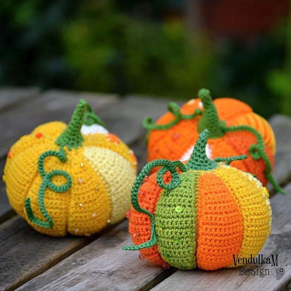 Create 4 fruit crocheted patterns