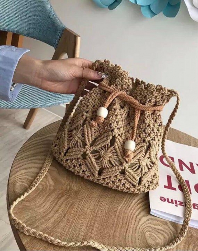 How to make a straw bag