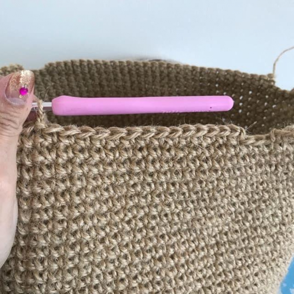 How to make a straw bag