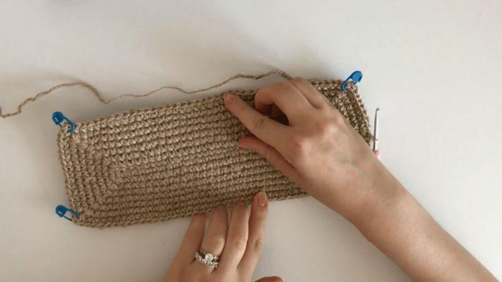 How to make a straw bag