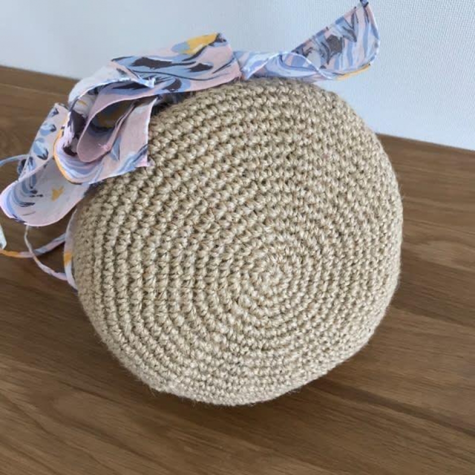 How to make a straw bag