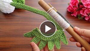 How can I make a crochet keychain with a 3d flower design