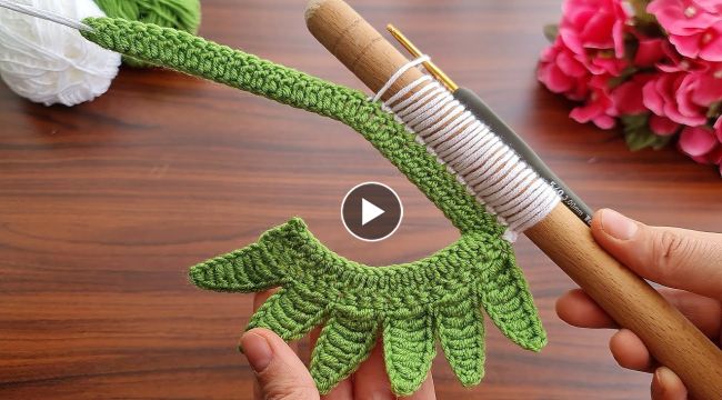 How can I make a crochet keychain with a 3d flower design